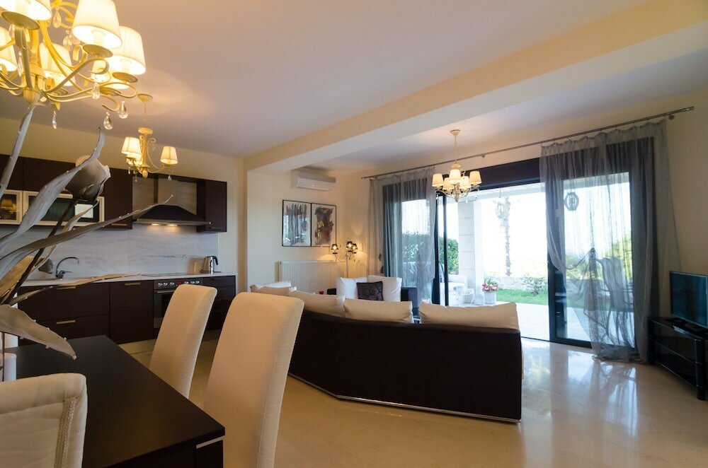 Фото White Rose Villa