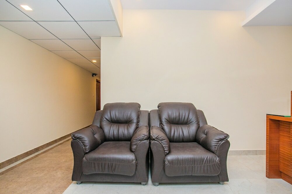 Фото Oyo 18836 Orchid Suites