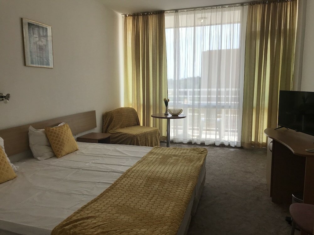 Фото Hotel Korona - All inclusive