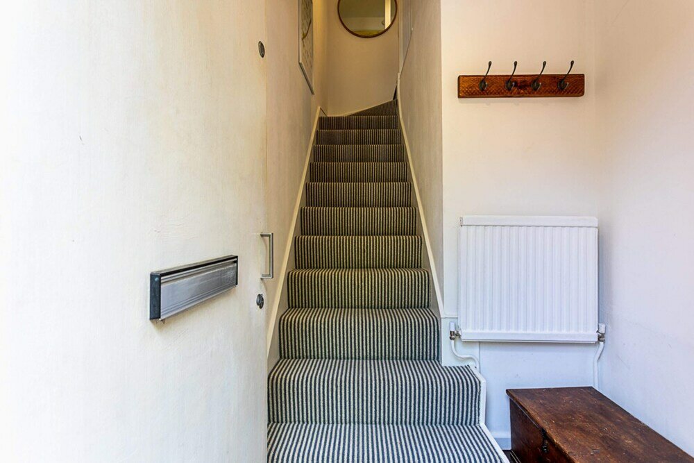 Фото Bright & Cosy One-bed Apartment