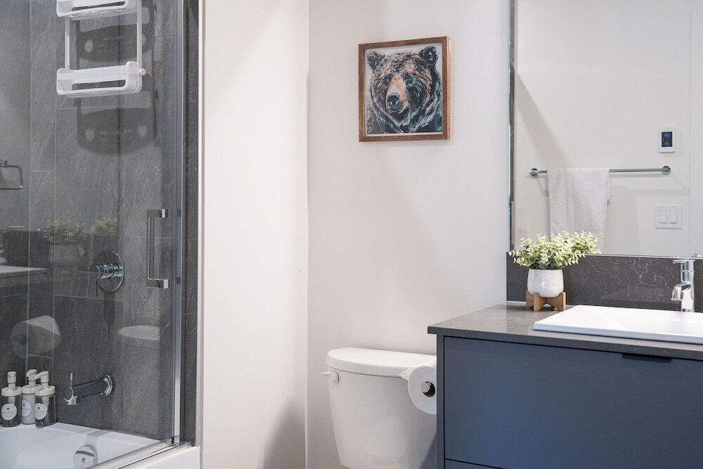 Фото Alpine Haven by Revelstoke Vacations