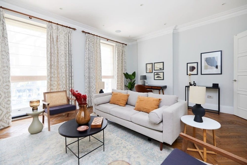 Фото The Camden Place - Breathtaking 4bdr Flat With Garden