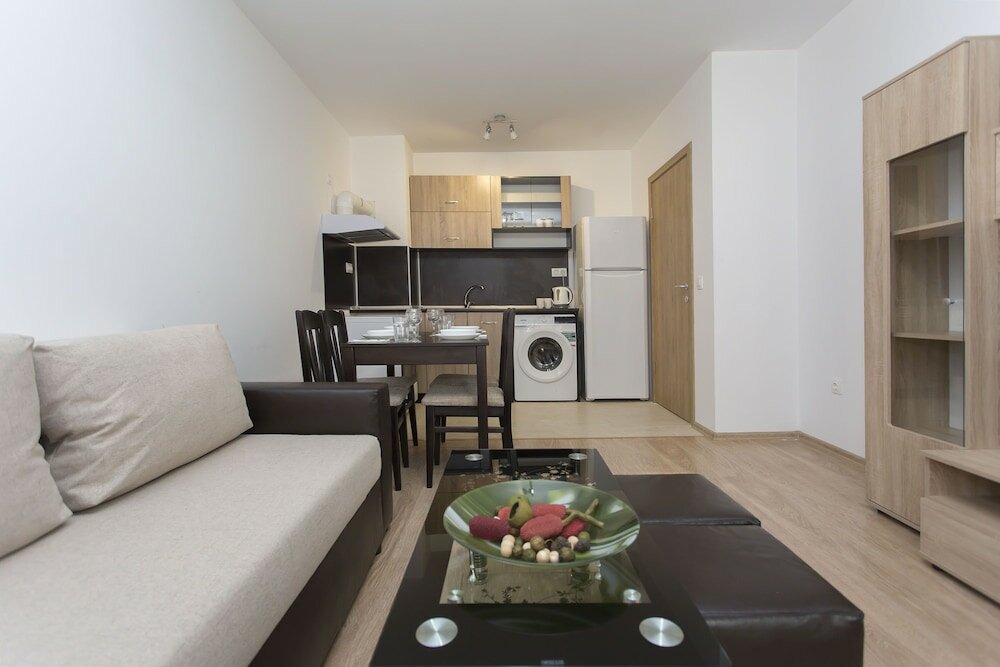 Фото Bright 1bdr Apartment Near Center - Free Parking