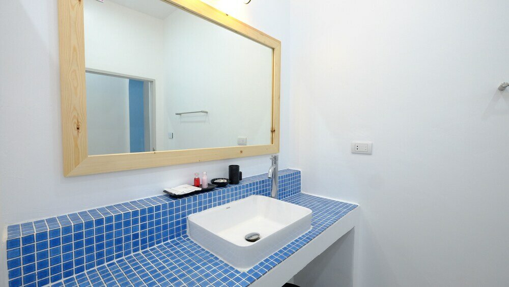 Фото Baan Jai Dee Beach Front Hotel