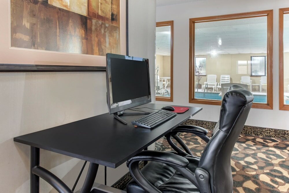 Фото Quality Inn & Suites Lebanon I-65