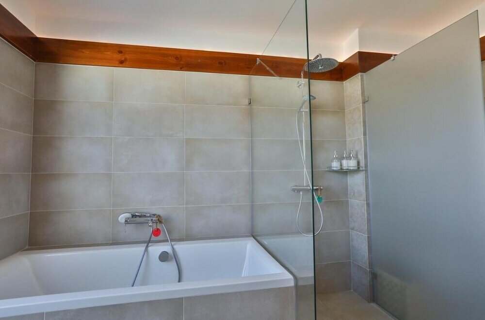 Фото Luxurious Chalet near Pirin Golf Resort