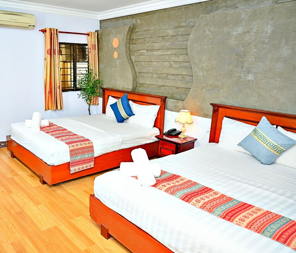 Фото Hanz Cosmos Central Hotel