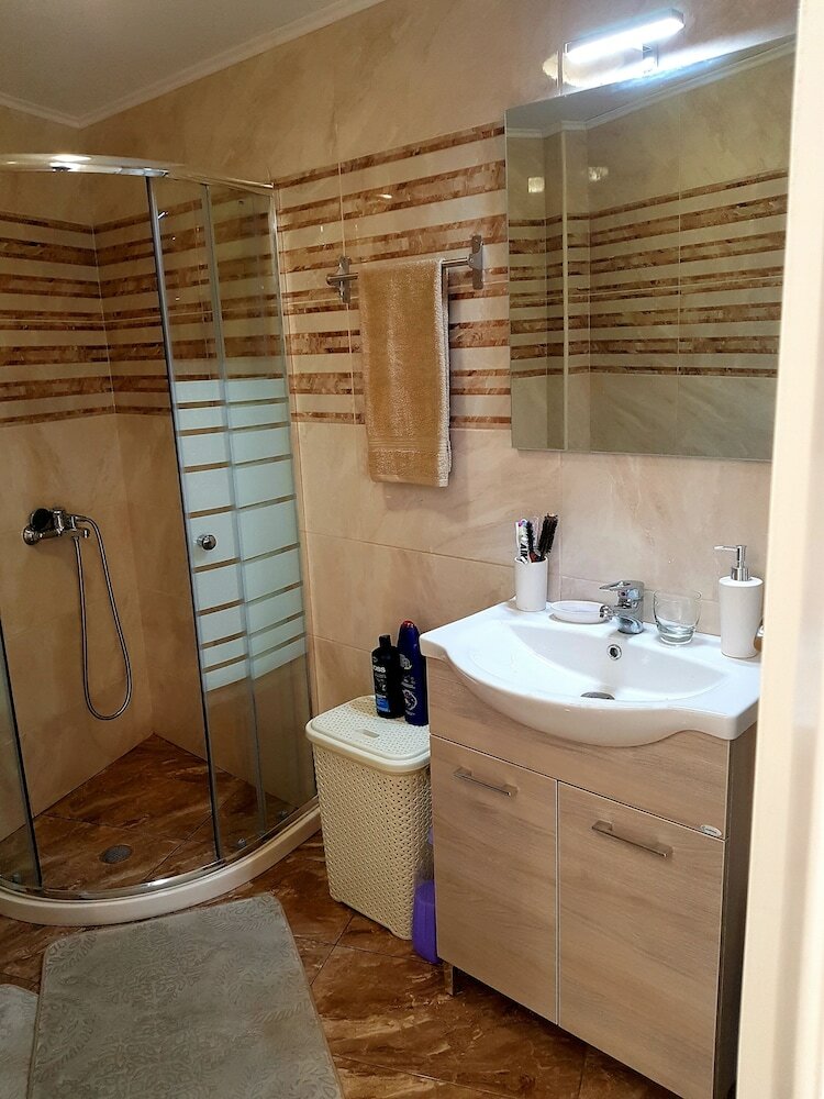 Фото Emmanouil Airport Beach Apartment