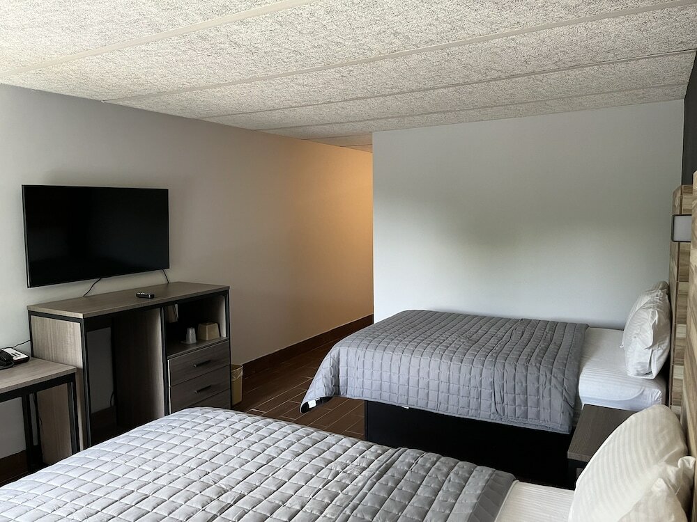 Фото Essence Express Wayne