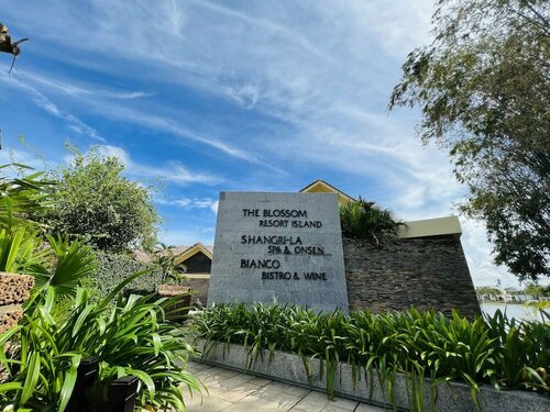 Гостиница The Blossom Resort Island - All Inclusive в Дананге