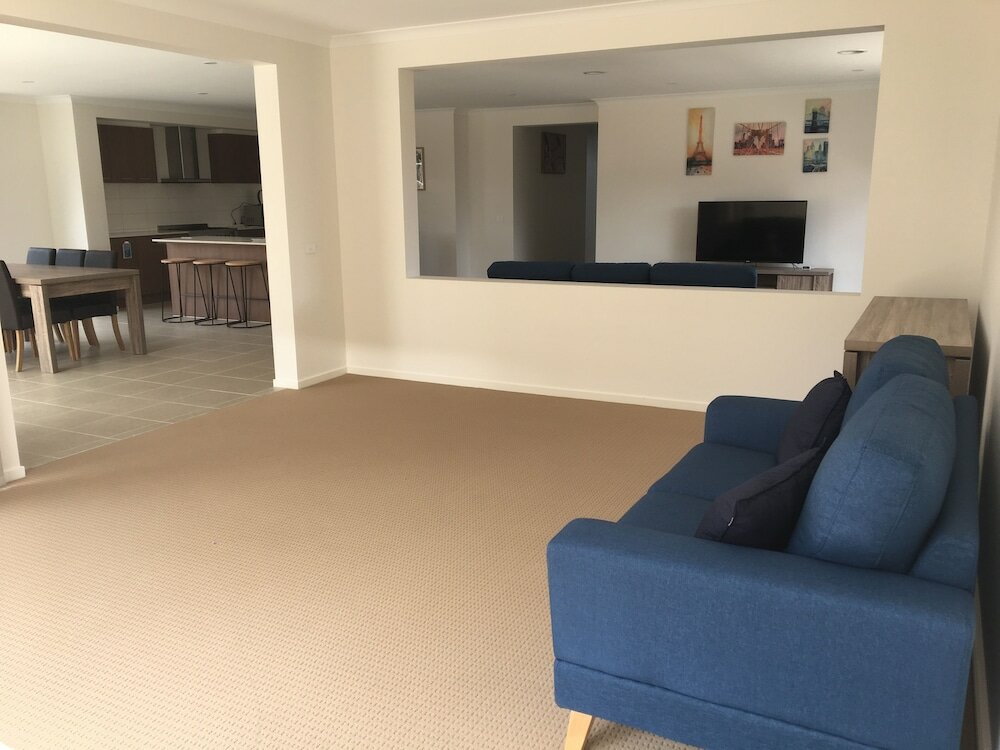 Фото Apple House Upper Point Cook