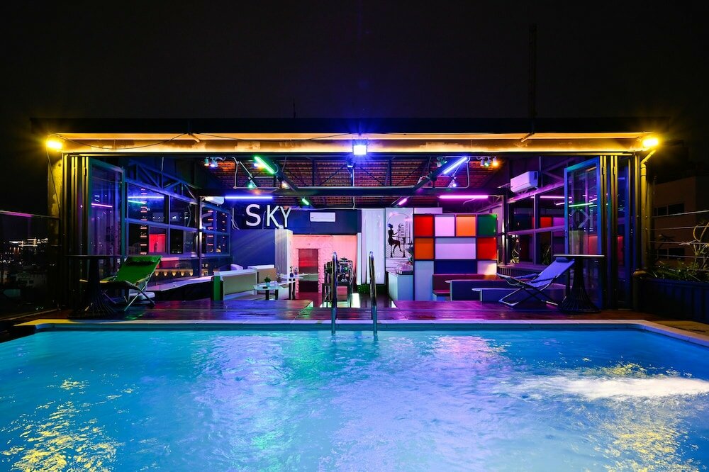 Фото Sky Gem Central Hotel