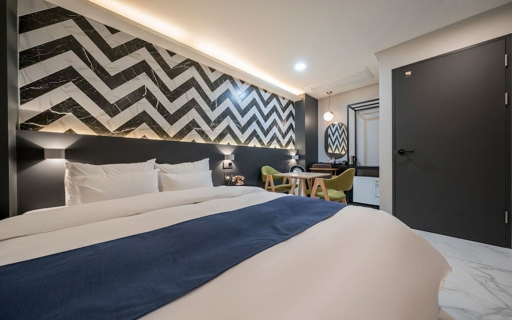 Фото Saturn Hotel