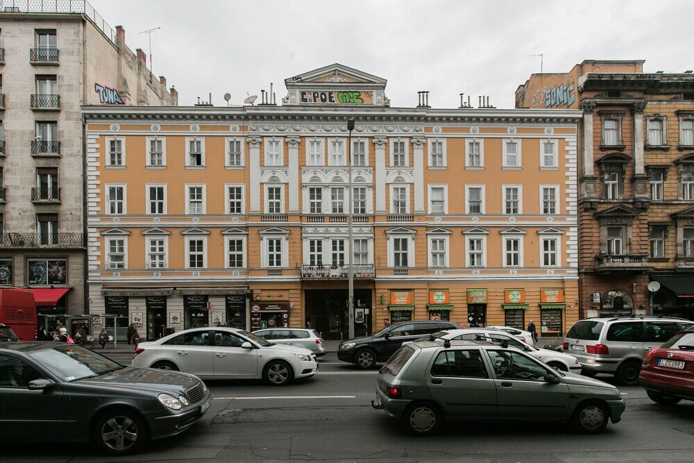 Фото отеля 1