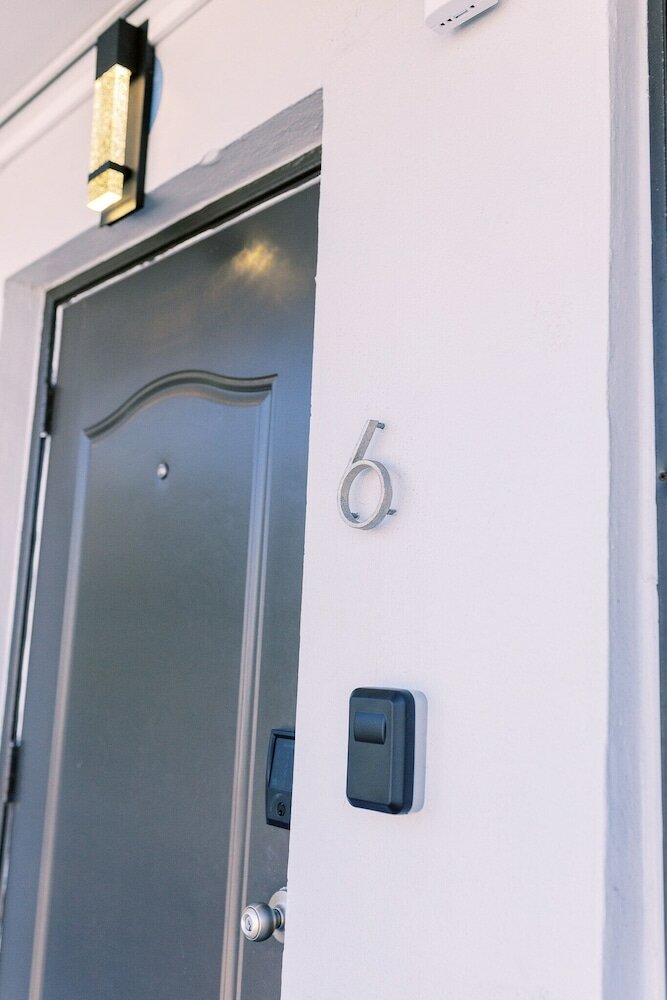 Фото Bayview Apartments by Lowkl