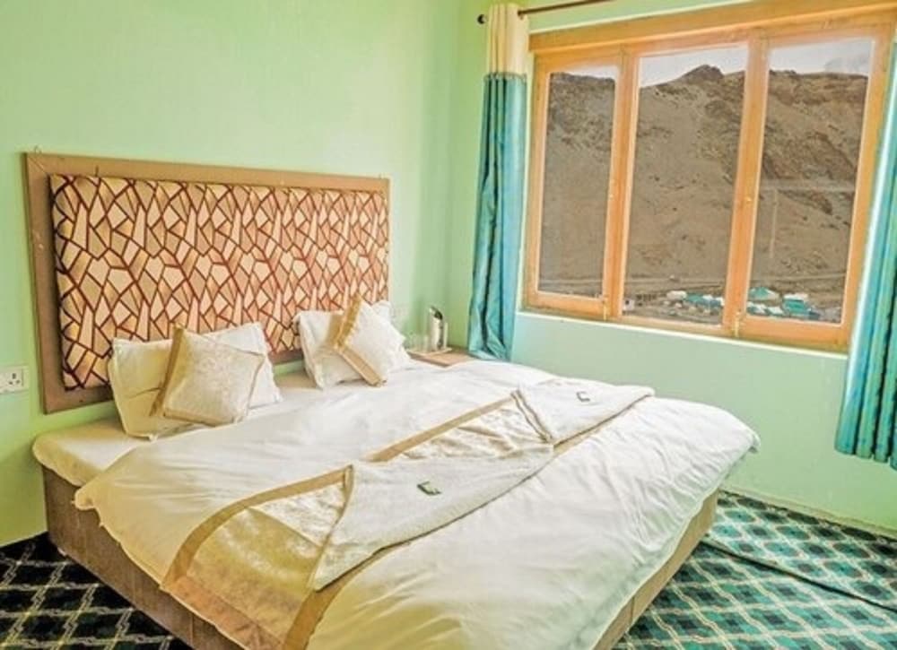 Фото Tih Tsomoriri Hotel Lake View