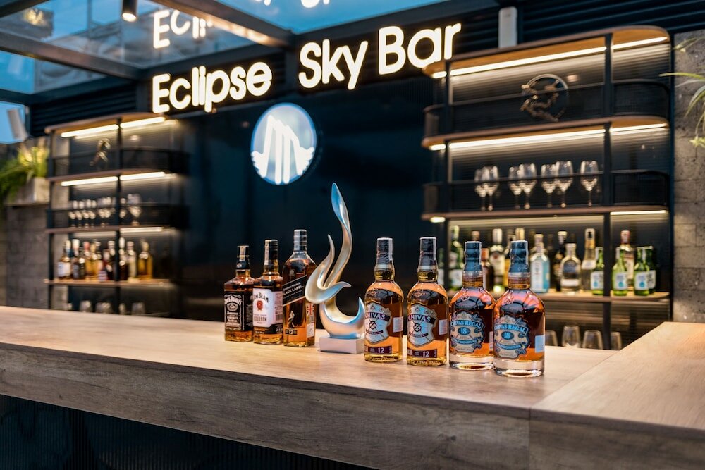 Фото Mangata Beachfront Hotel