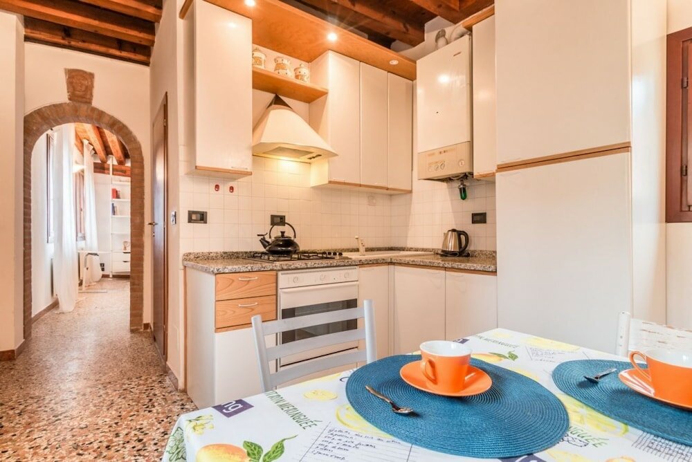 Фото LionHost Ruga Giuffa 4834