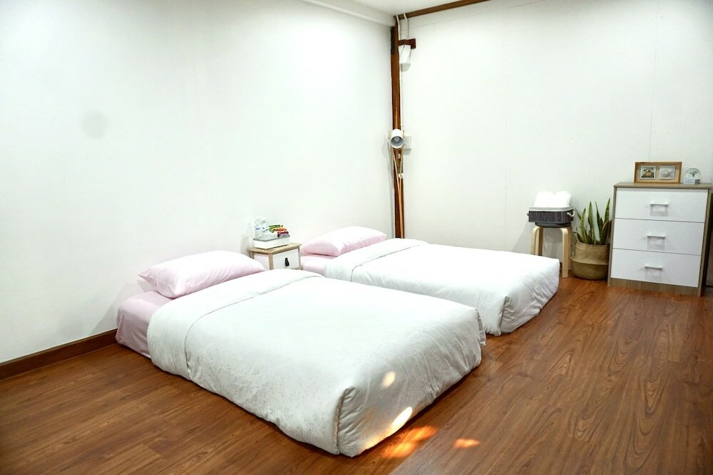 Фото Tha Ma-O Bouteak Homestay