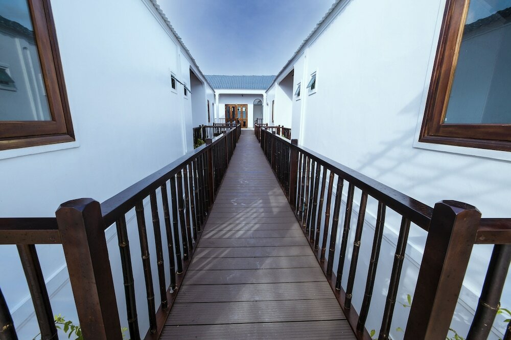 Фото The Poplar Resort