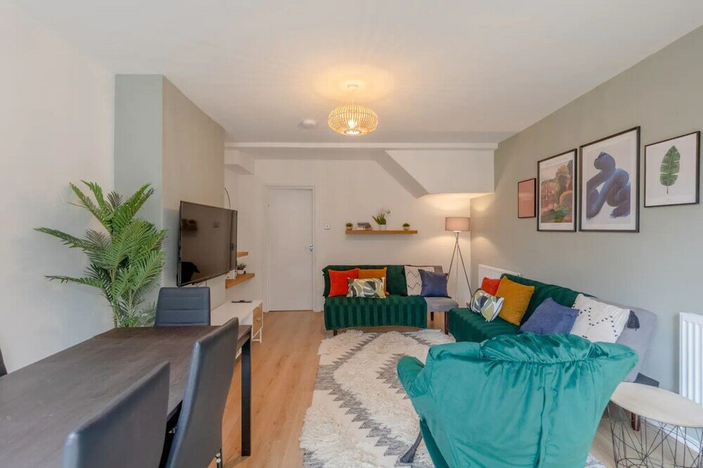 Фото Central 3 Bedroom House With Garden