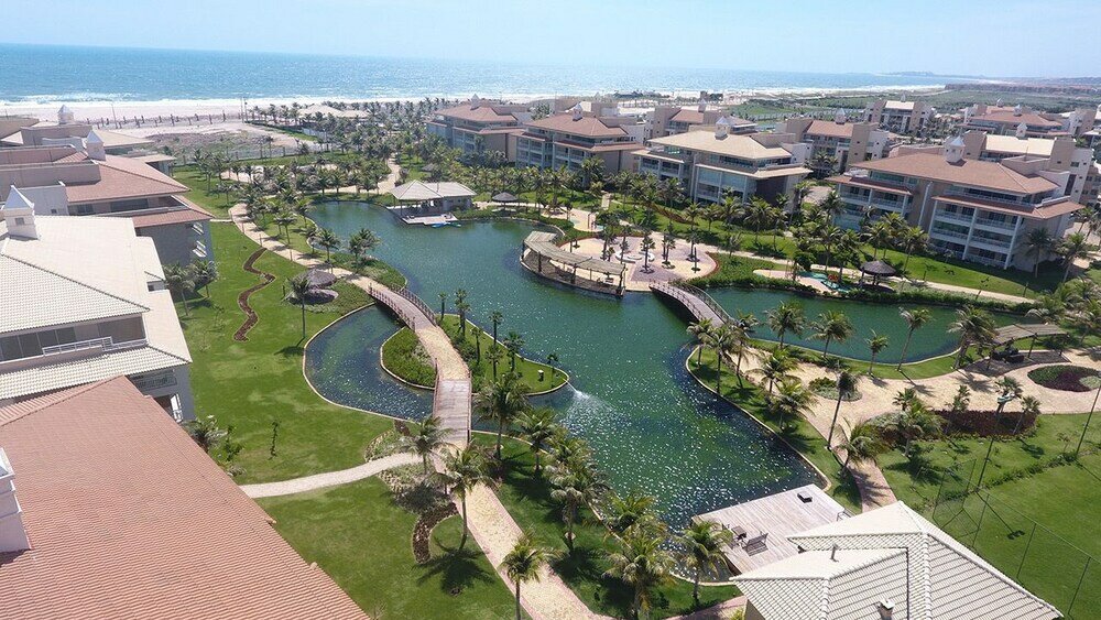 Фото Penthouse Apartment with Hot Tub near Beach