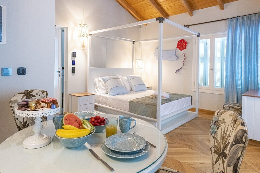 Фото Plaka Boutique Apartments