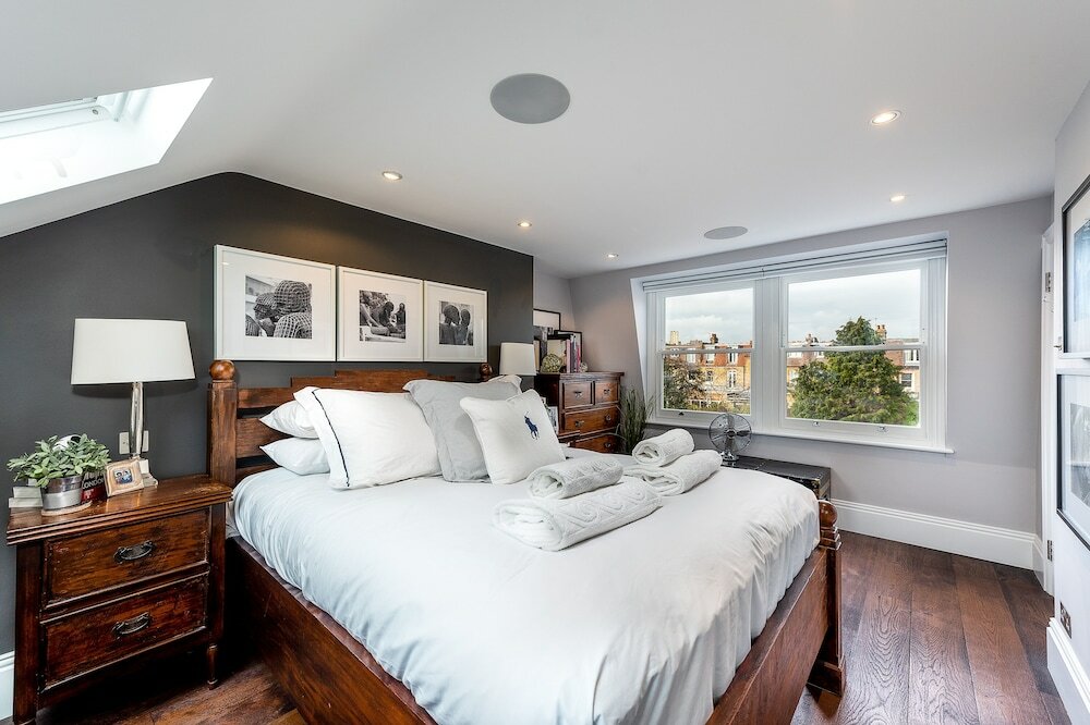 Фото Luxurious Wandsworth Home Close to Putney Heath by Underthedoormat