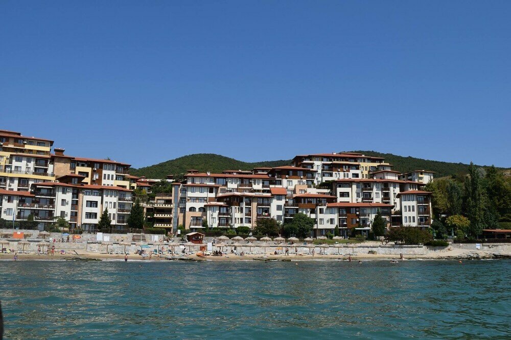 Фото Luxury Apartment in Garden of Eden