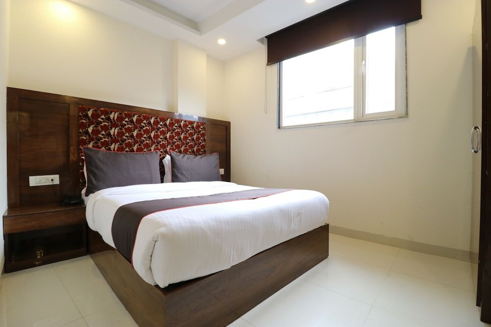 Фото Hotel Emblem Suites