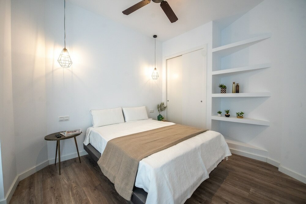 Фото Suites La Merced Malaga365