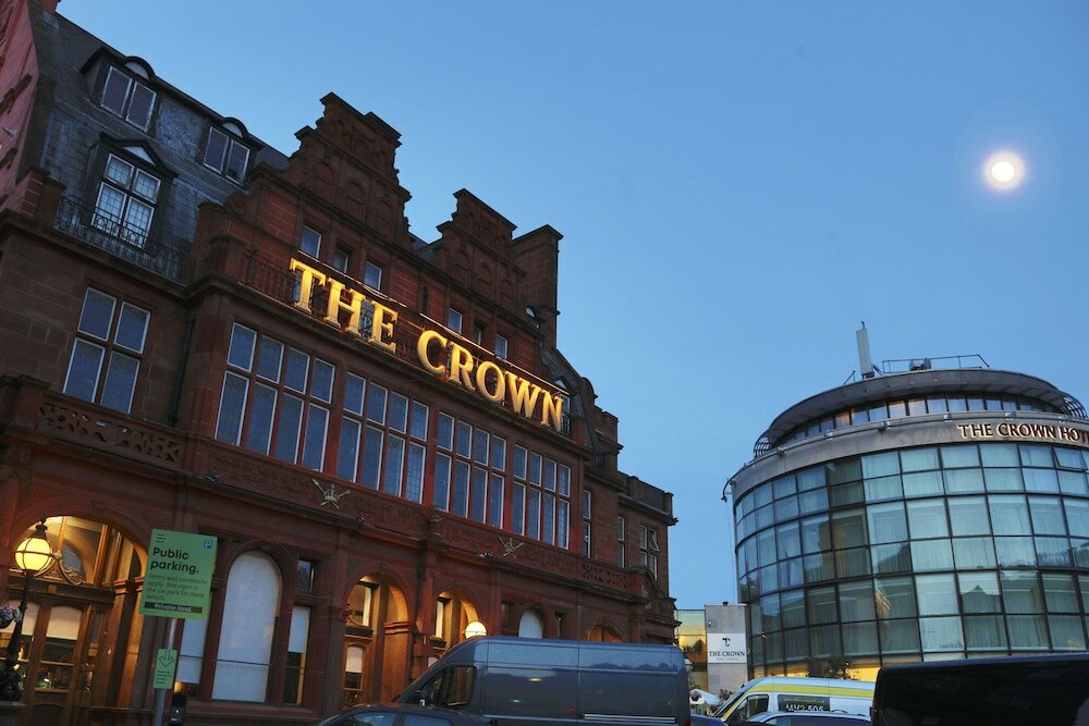 Фото The Crown London