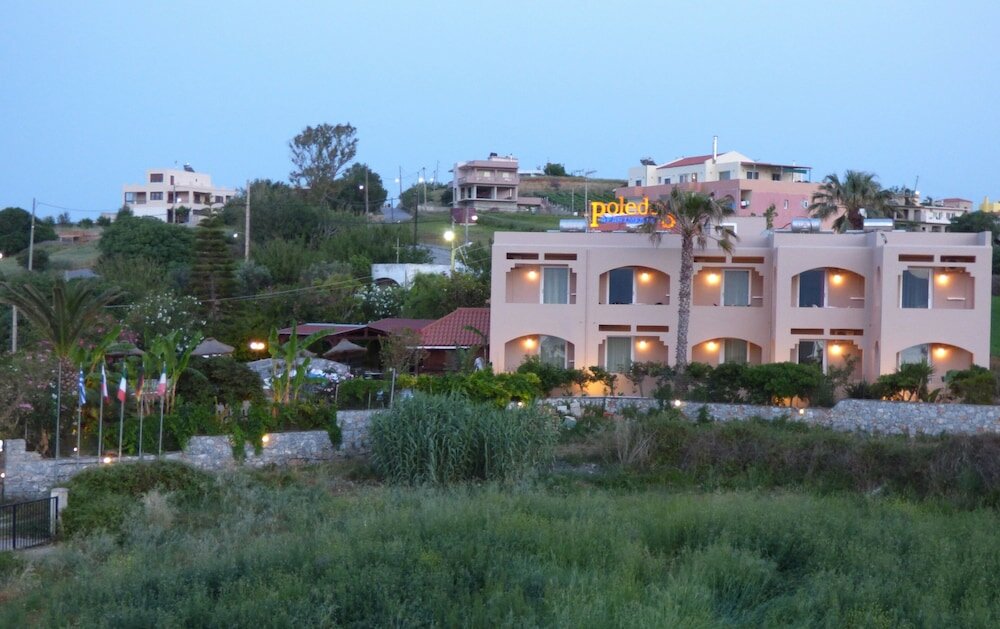 Фото Poledas Apartments