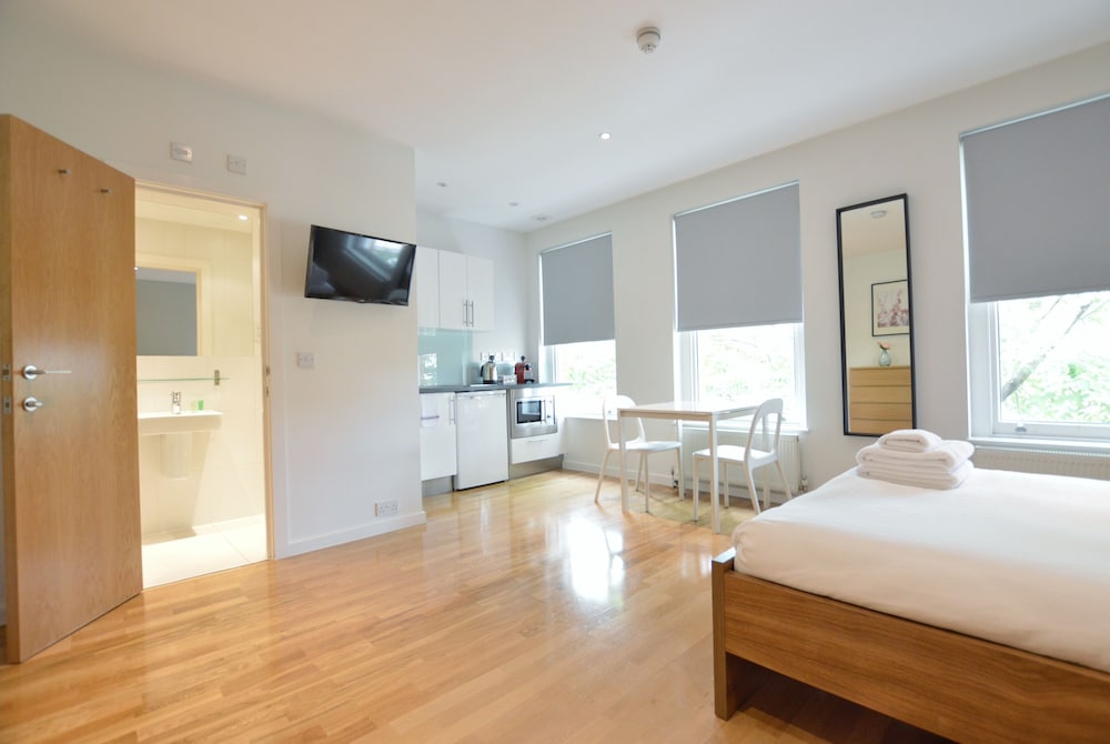 Фото Russell Square Serviced Apartments