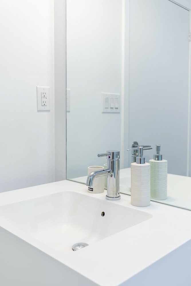 Фото SkyTree - Condos in Heart of Downtown