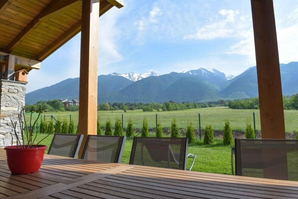 Фото Luxurious Chalet near Pirin Golf Resort