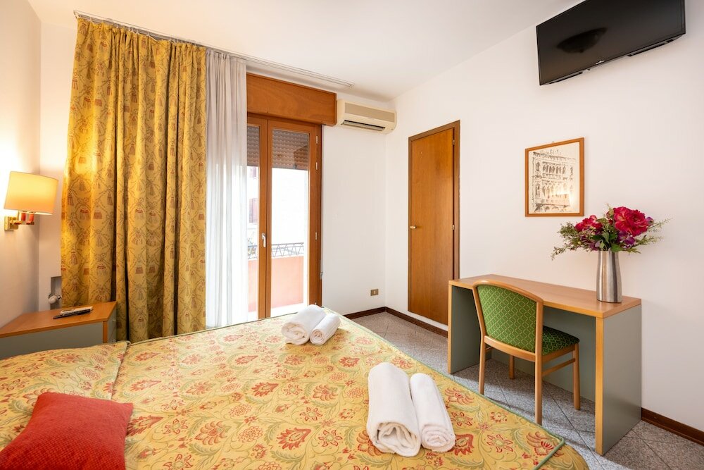 Фото Camelia Rooms Venice Guesthouse