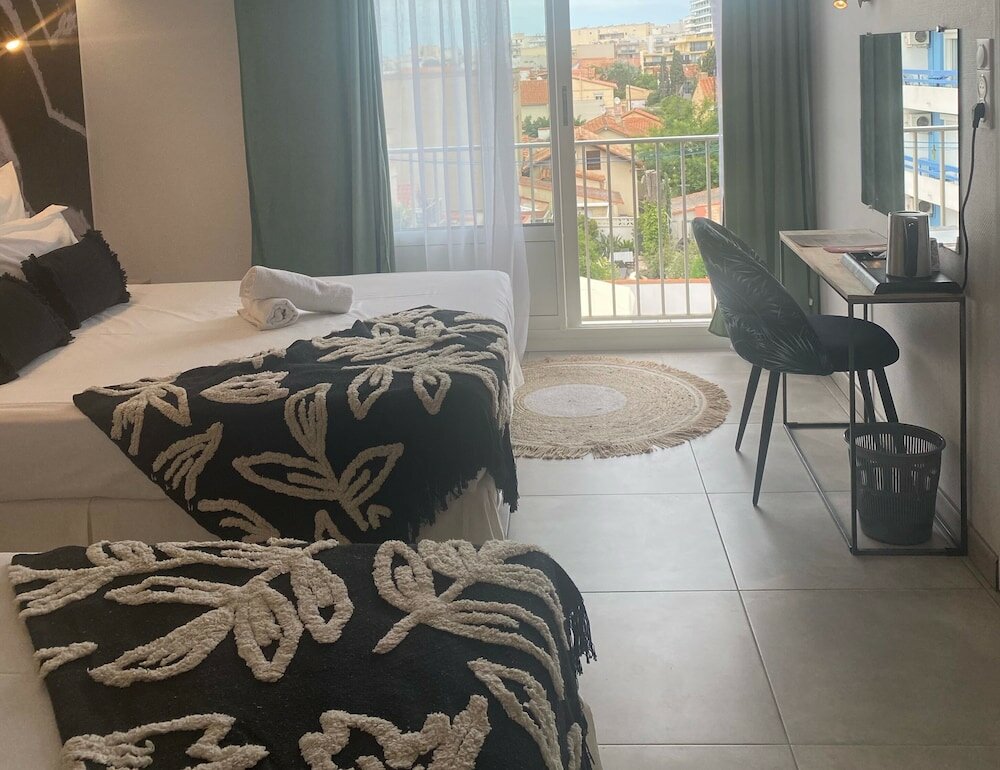 Фото Hôtel les Sables