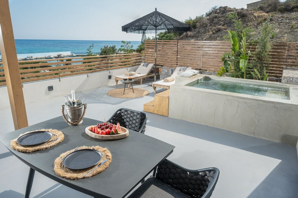 Фото Mneme Suites & Villas