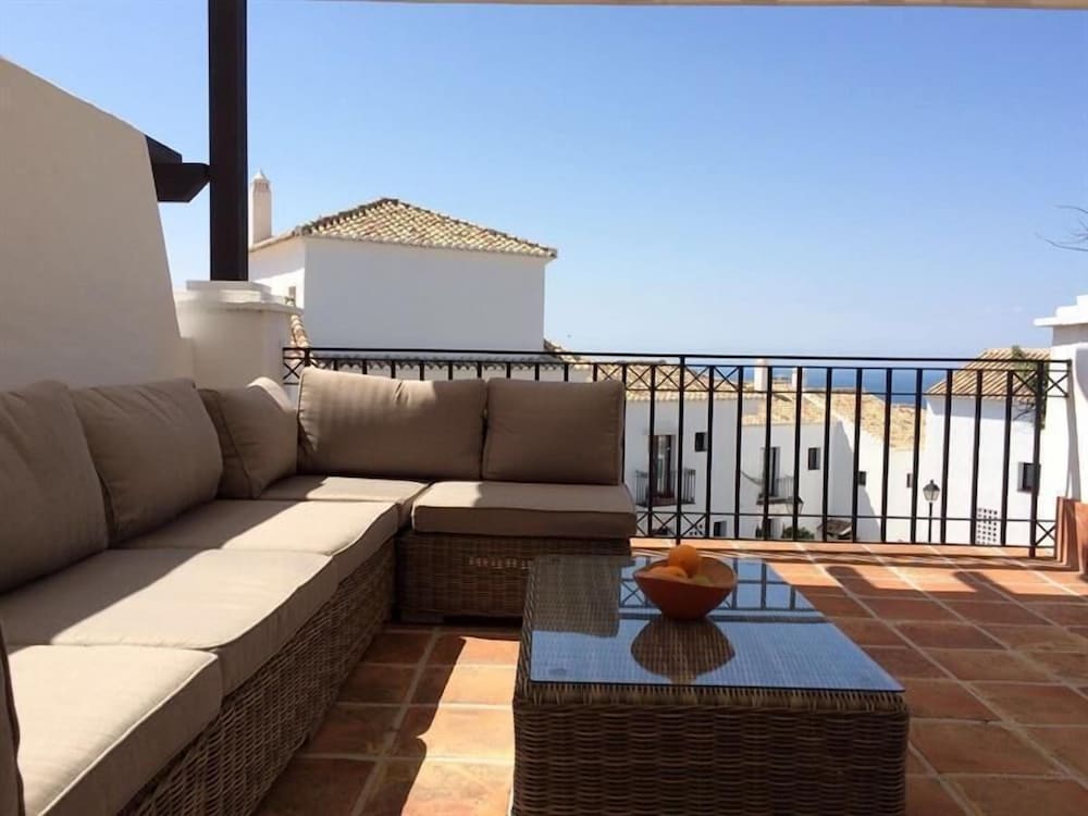 Фото Beautiful Penthouse Near Beach