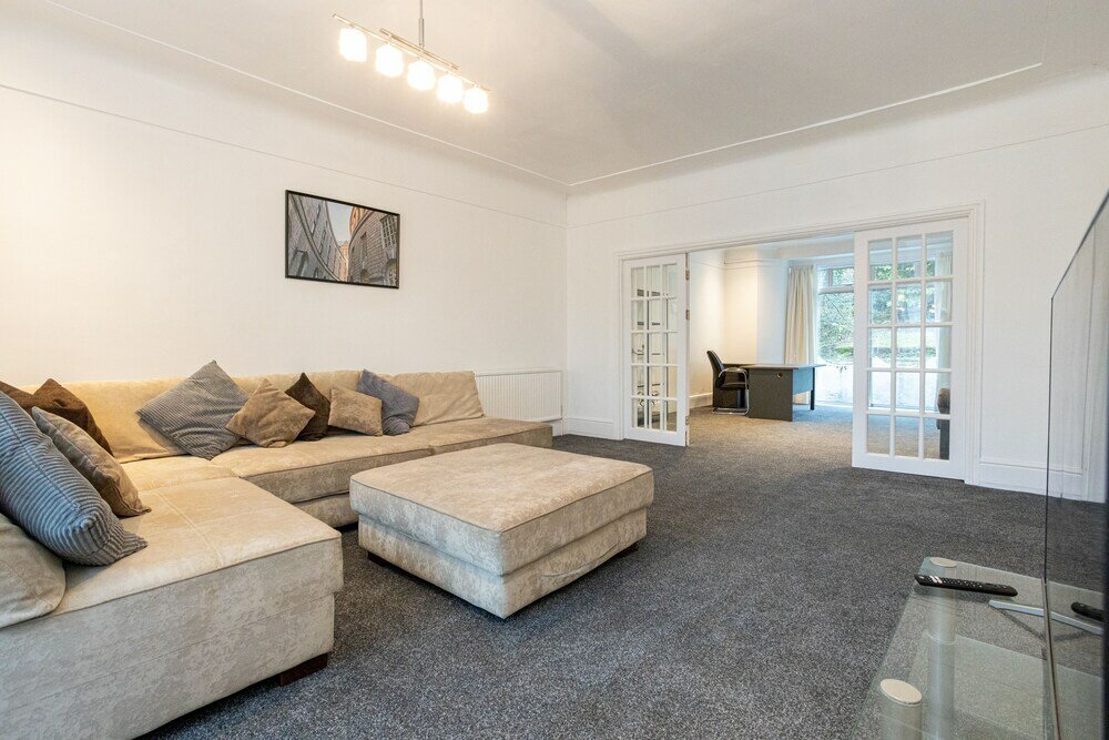 Фото Pillo Rooms - 4br House near Heaton Park