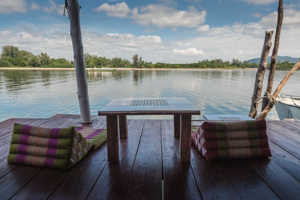 Фото Sincere Guest House & Restaurant - Hostel