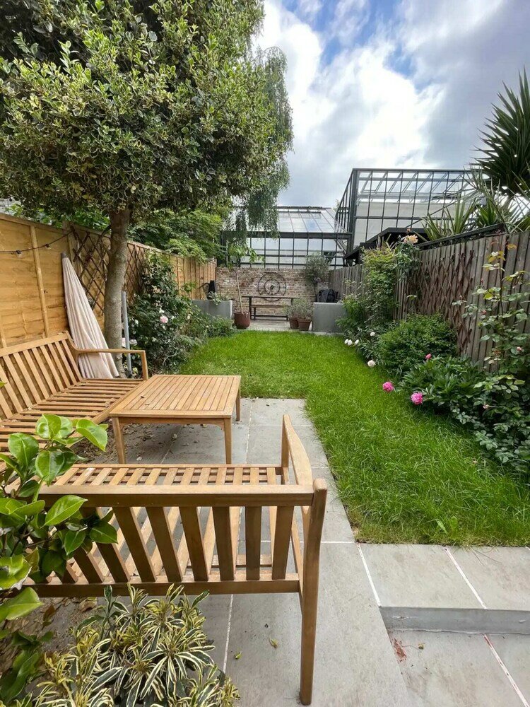 Фото Incredible & Quirky 2bd Home With Garden - Hackney