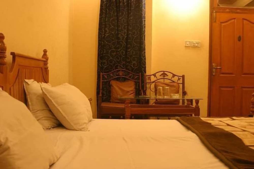 Фото Akbar International View Hotel