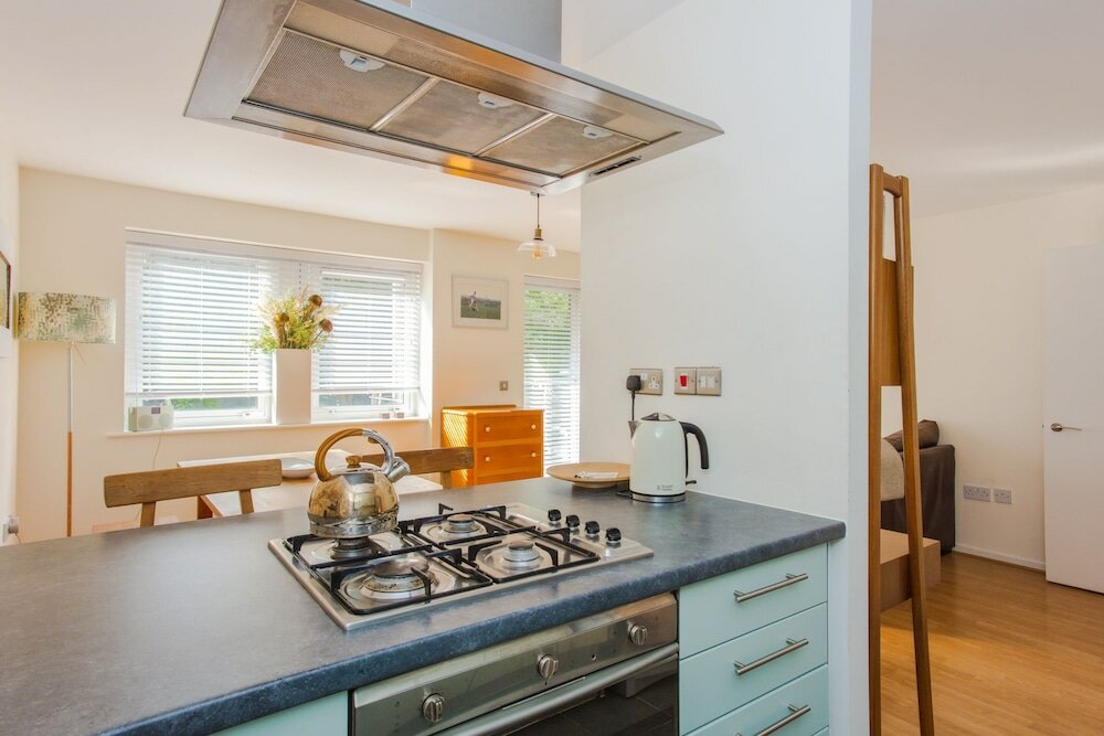 Фото 1 Bed with Balcony by Broadway Market & Columbia Road