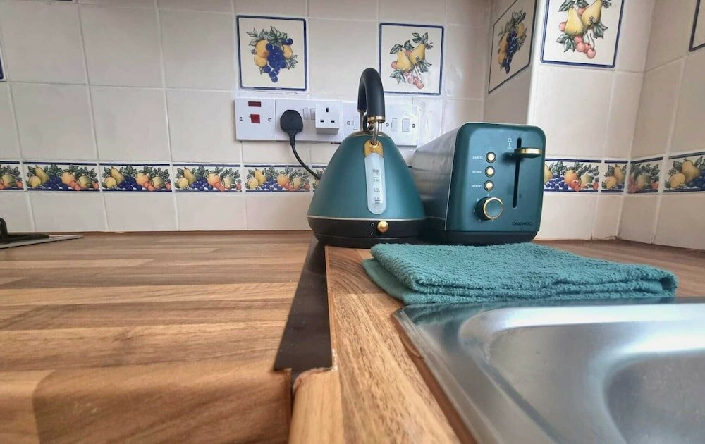 Фото London Home with Beautiful Greenery