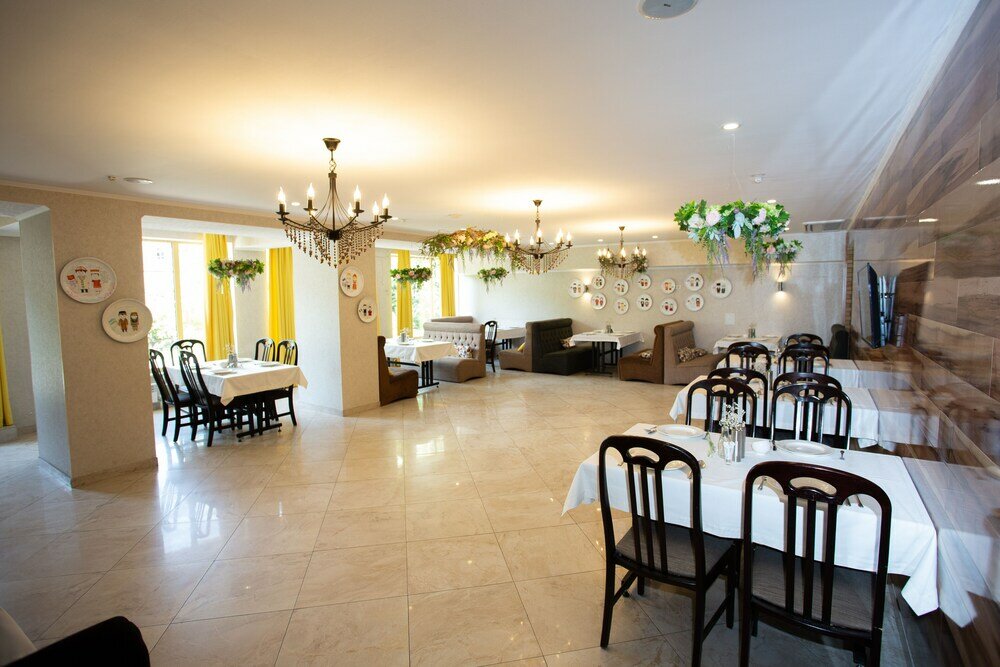 Фото B Hotel Bishkek