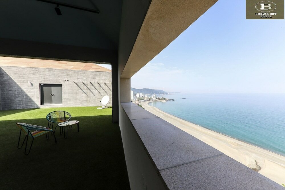 Фото Jeongja Beach Brown Dot