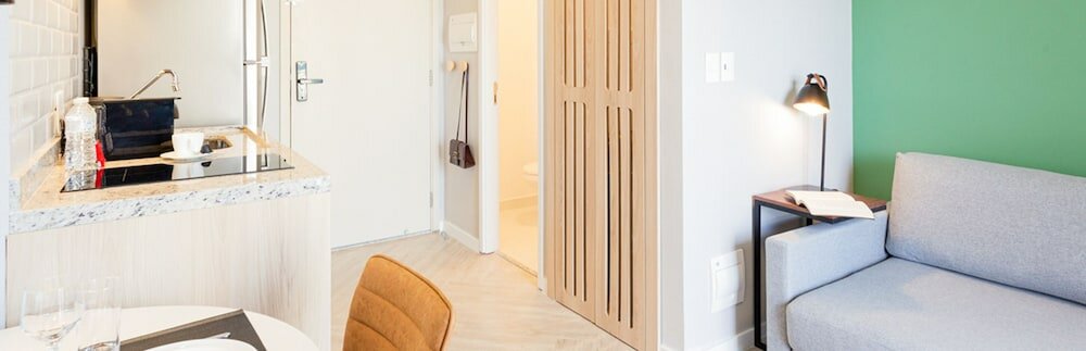 Фото Charlie Brooklyn Studios