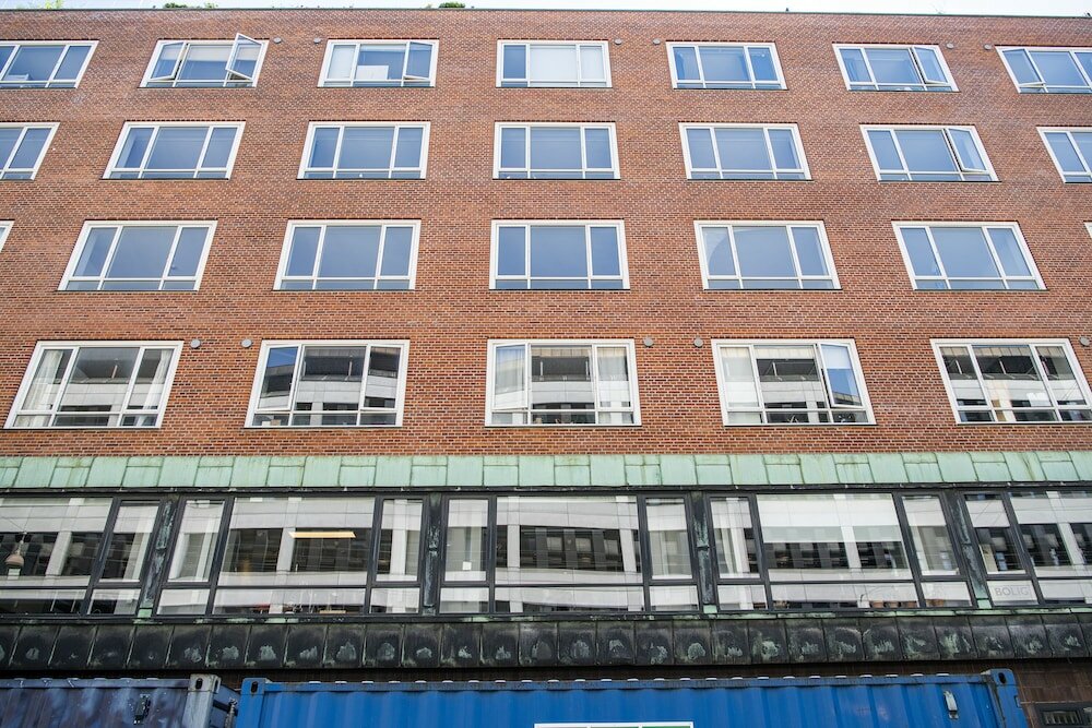 Фото By the Lakes apartments - Into This Place